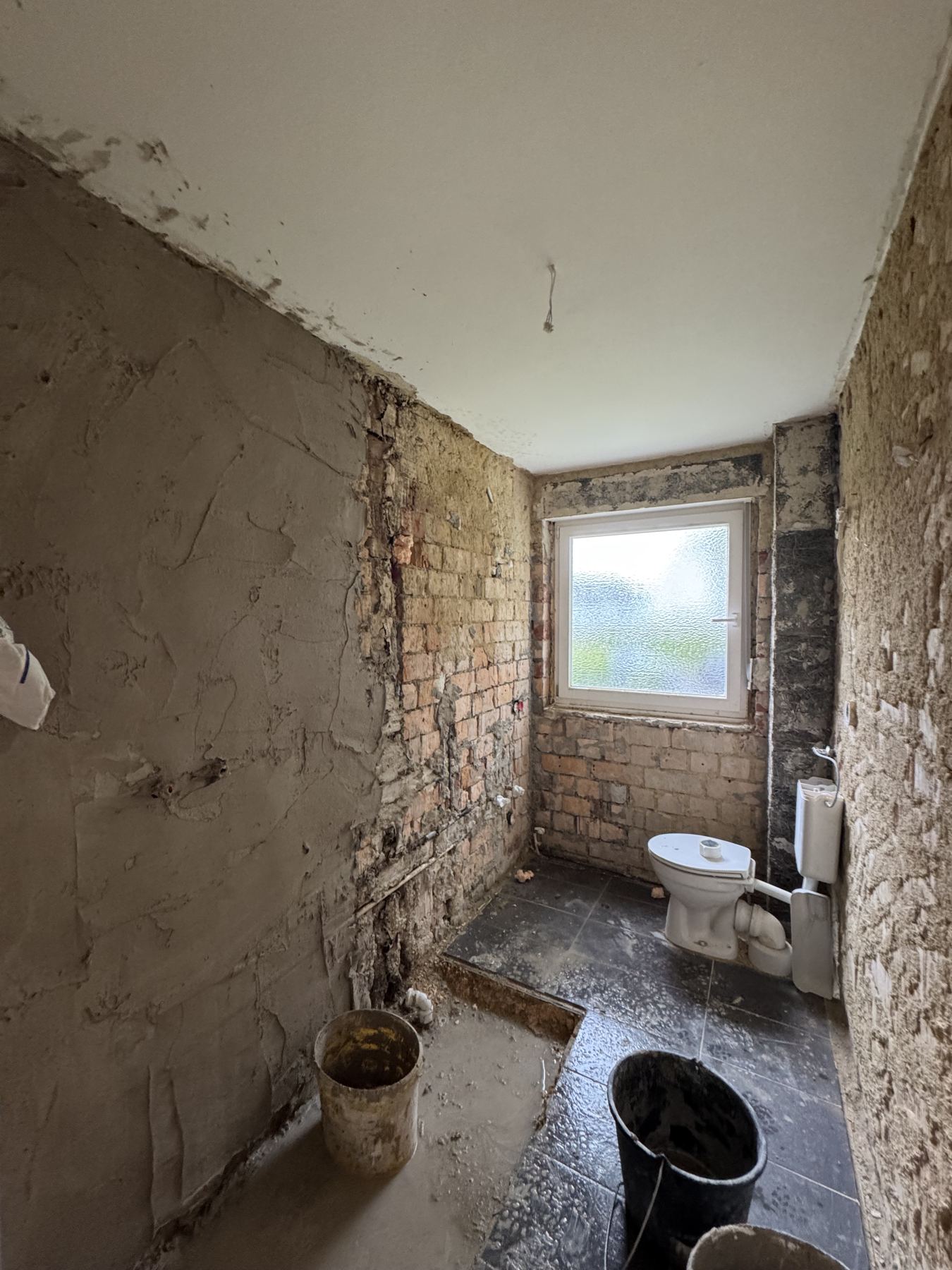 Wohnung Amberg I — Badezimmer — vorher