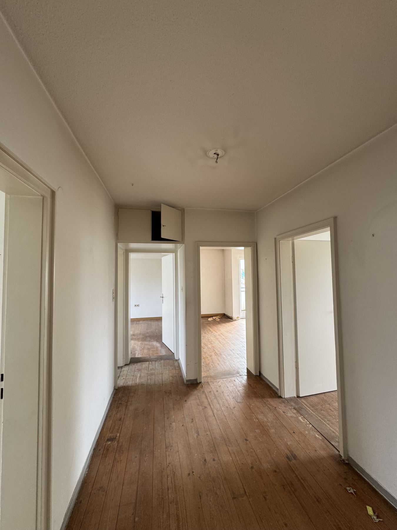 Wohnung Amberg II — Flur — vorher