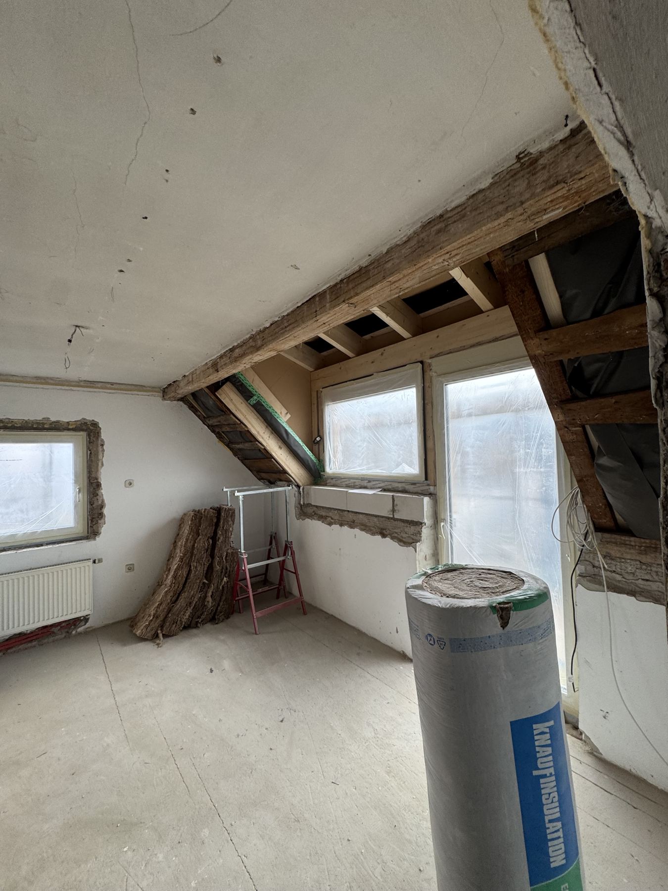 Haus Fronberg — Wohnbereich · Dachgeschoss — vorher